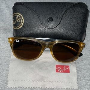 Women’s polarized ray bans